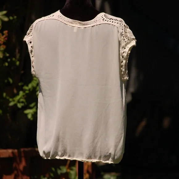 Daniel  Rainn Blouse with knit trim - Picture 3 of 5